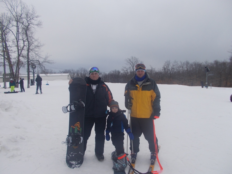 carson snowboarding at jackfrost-10913